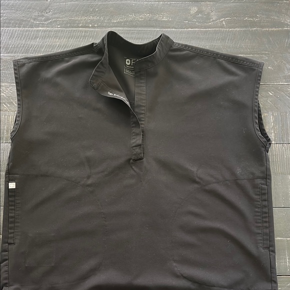 FIGS Rafaela Top - Picture 3 of 6